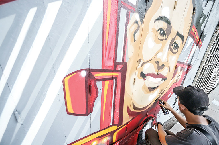 Toko Mangkrak Jalan Tunjungan Dihias Mural